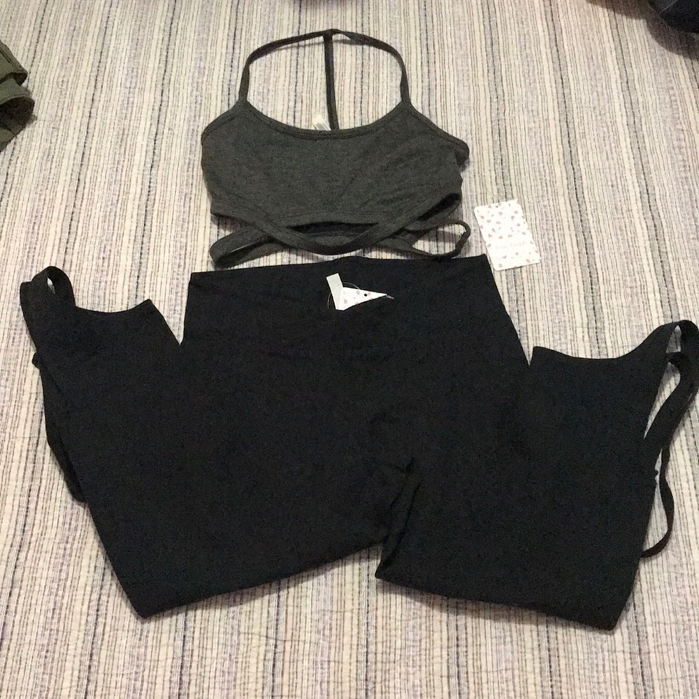 Free People Movement Turnout Yoga Capris & top SET - Picture 7 of 7